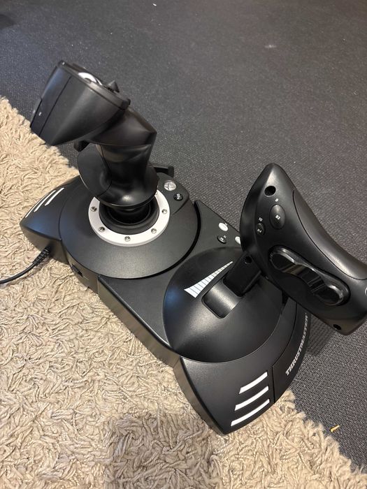 Joystick Thrustmaster Flight Hotas One Xbox sau PC, stare perfecta