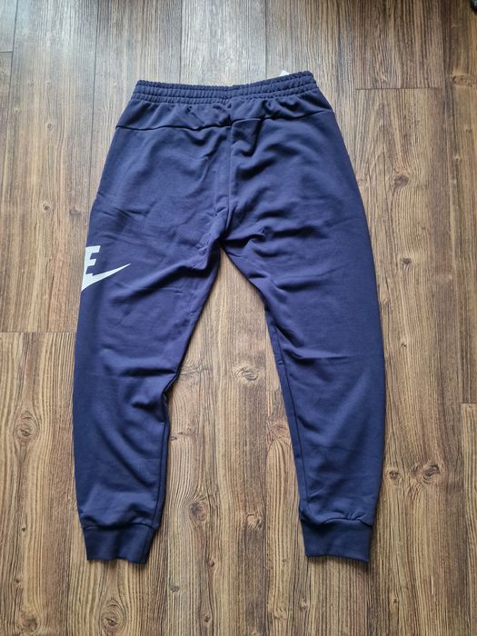 Страхотно мъжко спортно долнище NIKE

Най-висок клас материя и

израбо