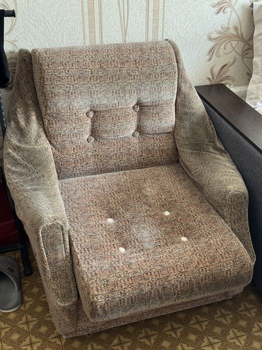 Кресло в гостиную