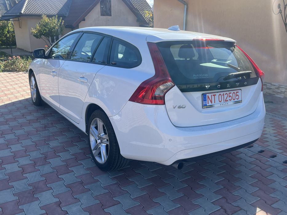 VOLVO V60 2015 — imagine 4