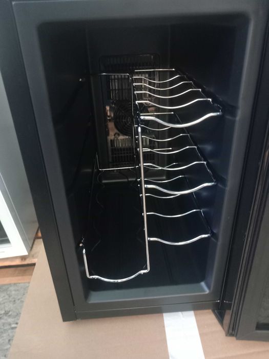 Super oferta  Frigider pentru vinuri -40%