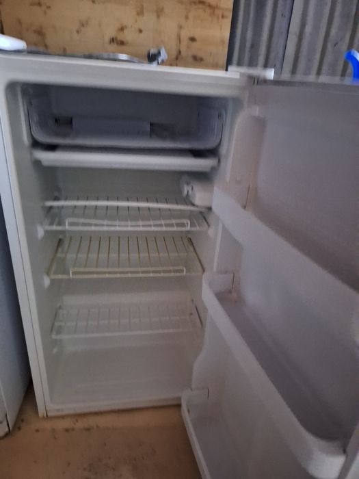 Срочно продается мини холодильник