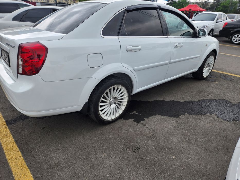 Lasettiy 2011 yil arenda nasiya savdo bo'lib to'lash  boshiga 1000