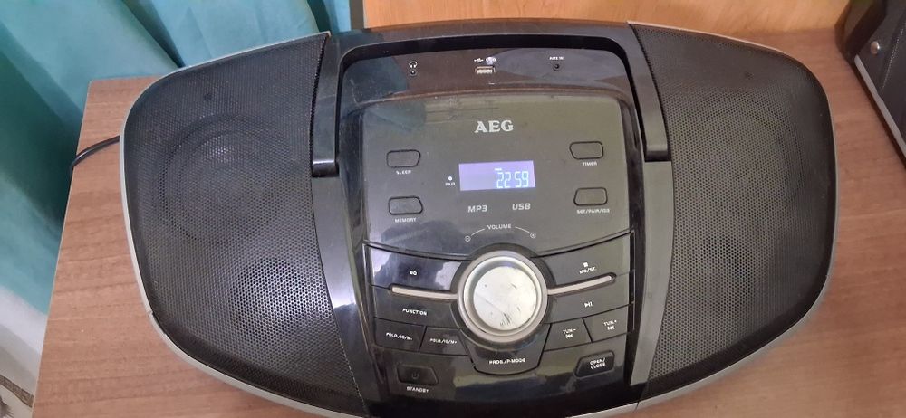 radio CD stereo-AEG SRP 4354 btt++