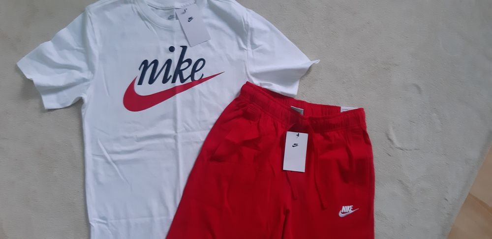 Nike оригинален, нов комплект, XS