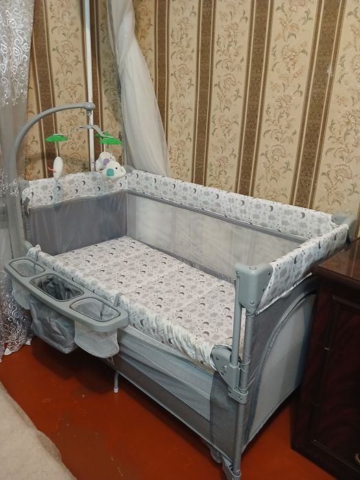 Продаётся манеж кровать