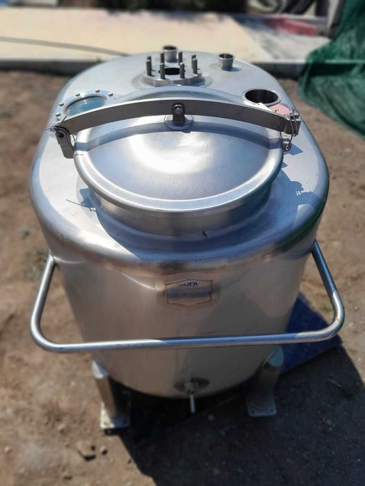 продавам резервоар от неръждаема стомана 316L — индустриално качество