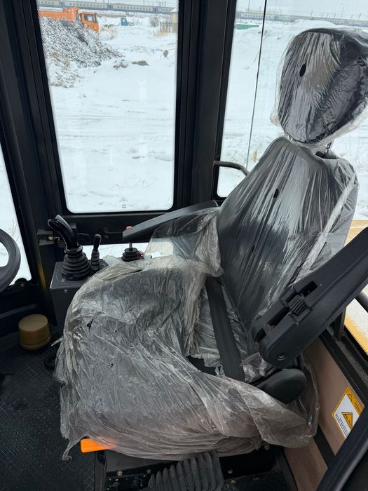 Погрузчик 1.8 кубовый