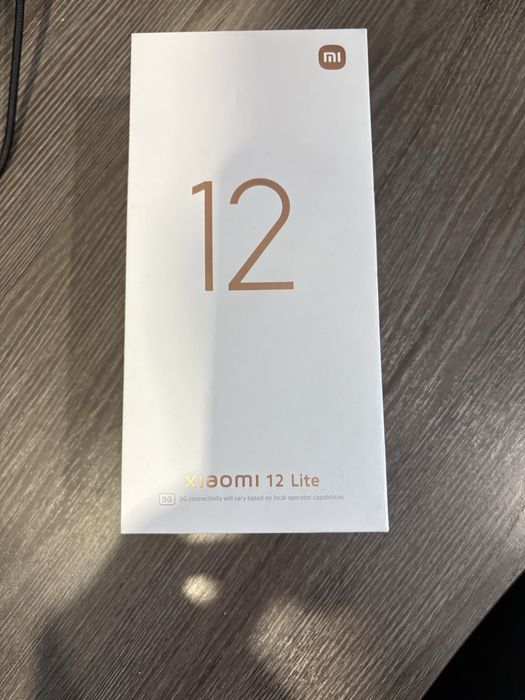 Продается сотовый телефон