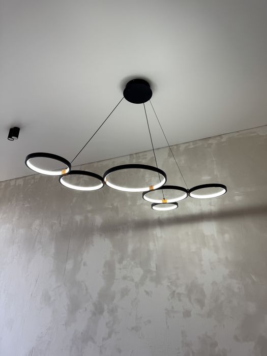 Дизайнерская люстра с LED-кольцами