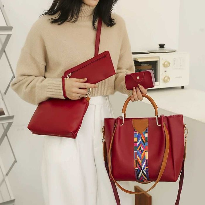 Тотален Хит Дамска чанта 4в1 - Различни цветове модел 2025