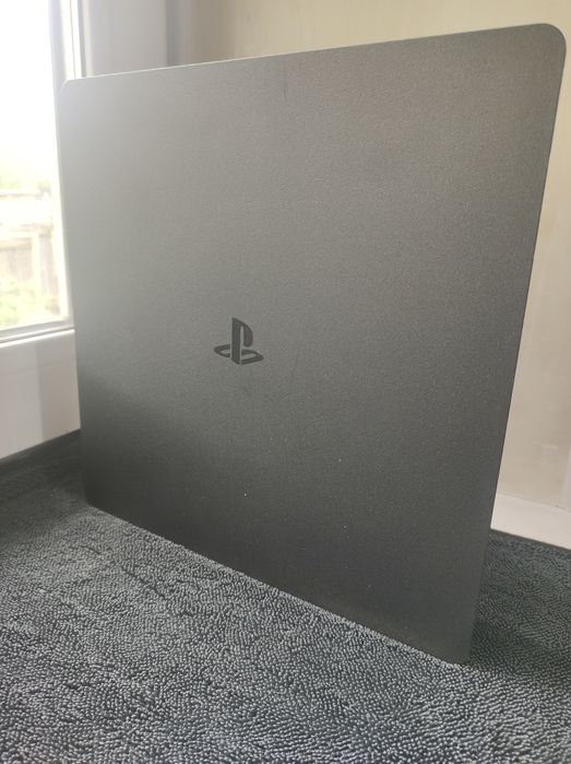 Playstation 4 slim