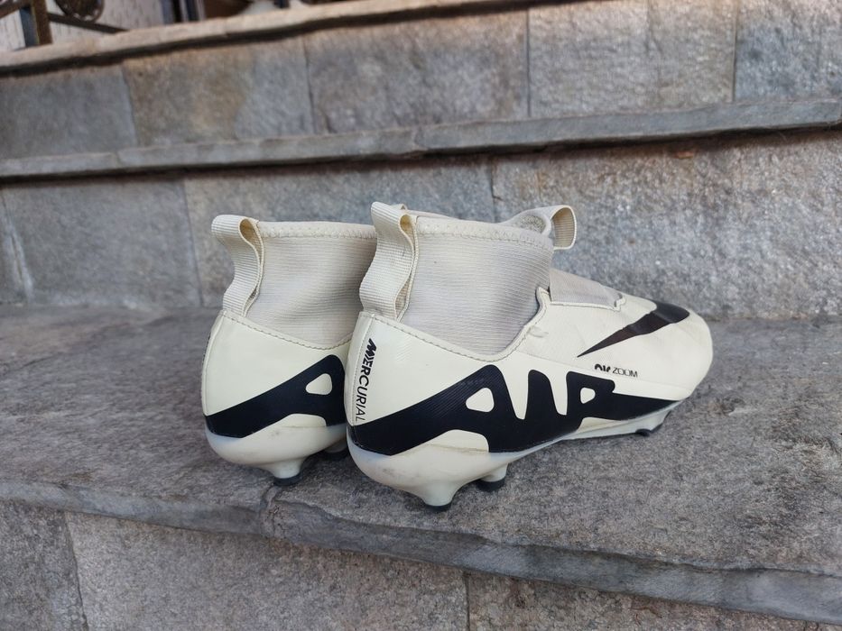 Mаркови маратонки 36 размер и футболни обувки номер 36.5