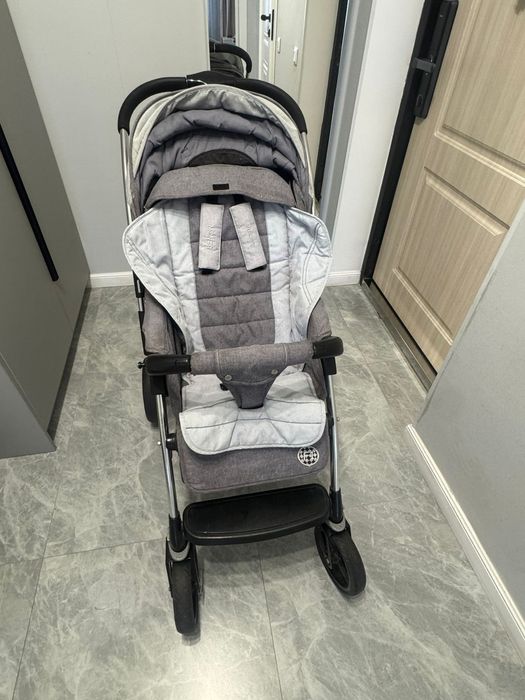 Продам прогулочную коляску Quatro Monza