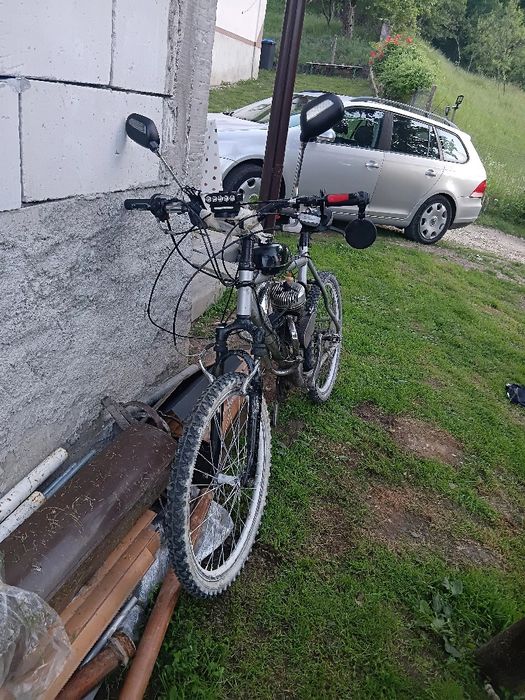 Vand bicicleta cu motor 80cc tuning