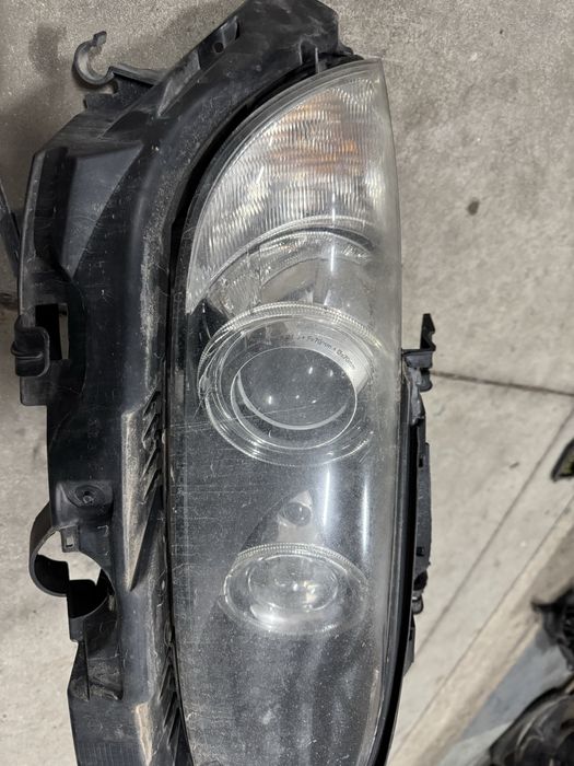 Продавам Dynamic Bixenon фар от BMW E92
