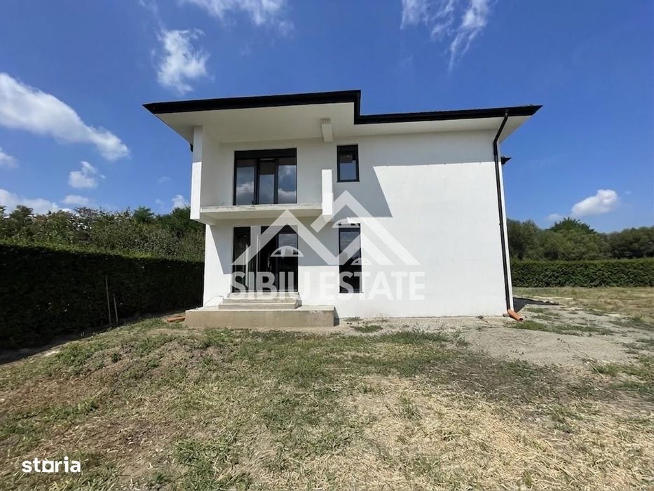 Casa spatioasa, luminoasa bine compartimentata in Selimbar