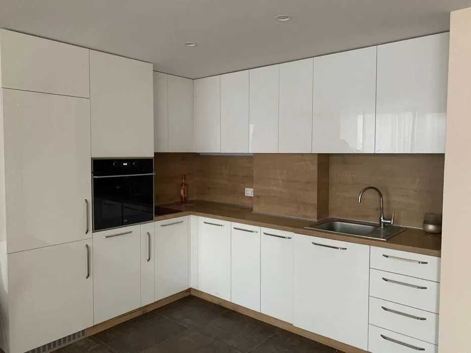 Продава се Двустаен апартамент в София, Хладилника - 79 кв.м за 1899 €/кв.м - Снимка #1