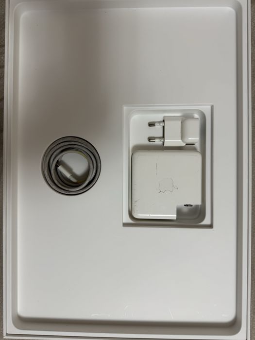 Macbook pro 15 i7 16/256
