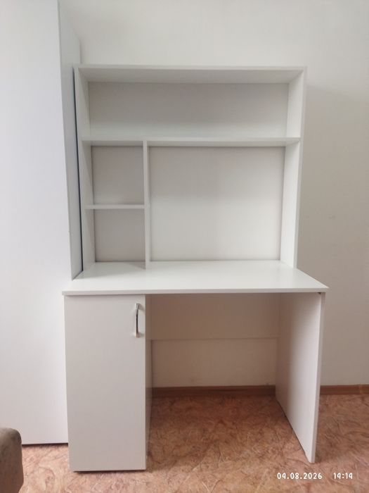 Продам компьютерный стол