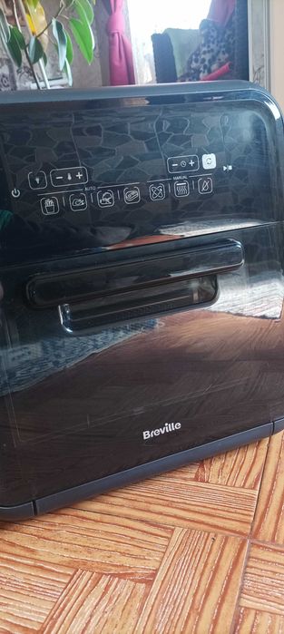 Friteuza electrica cu aer cald