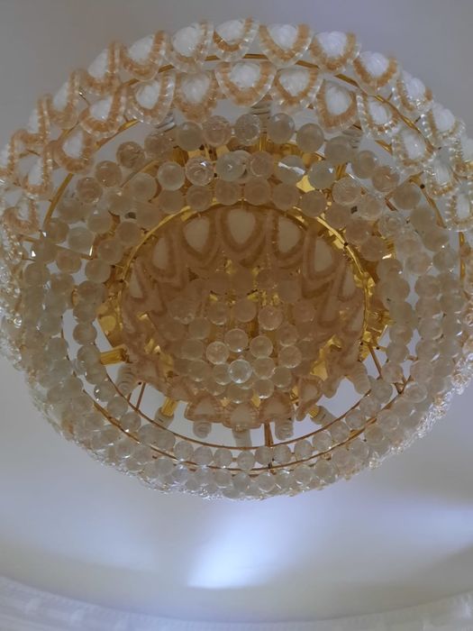 Продам люстру