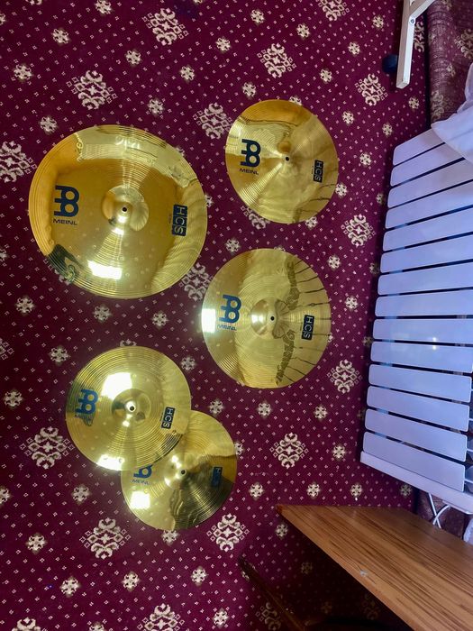 Продам тарелки для ударной установки