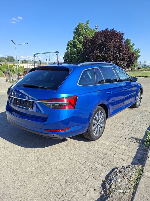 SKODA Superb 2023 — imagine 4