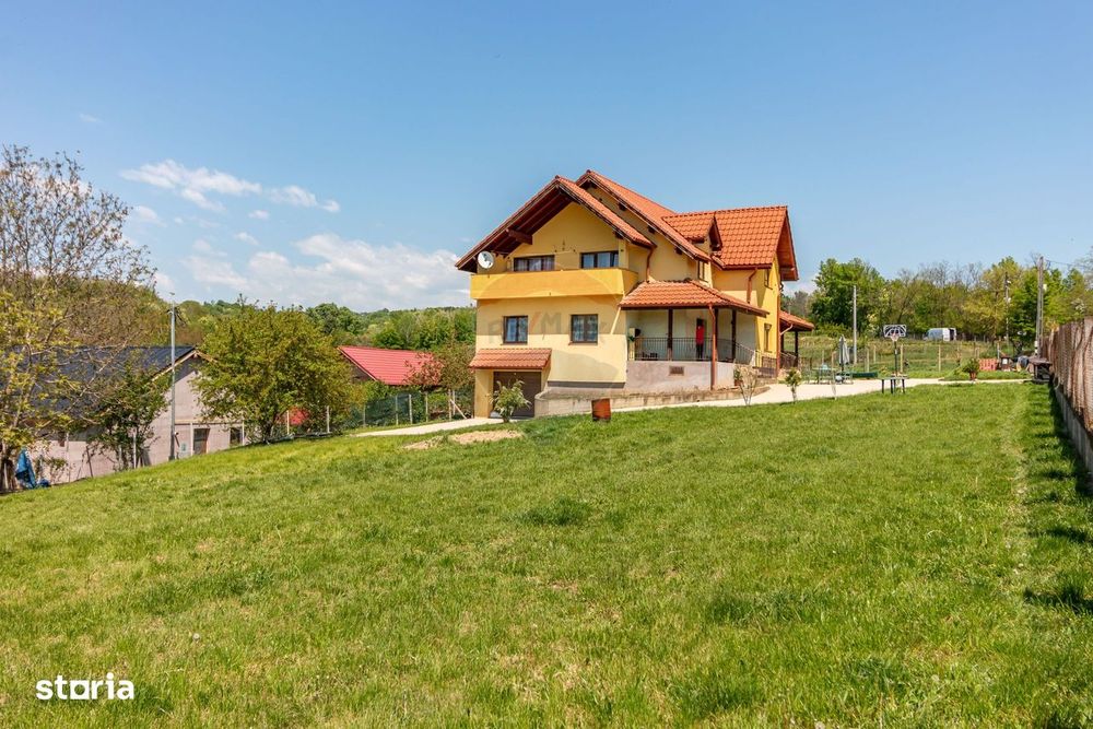 Vilă 454 mp cu teren generos, aproape de Crama DEAC
