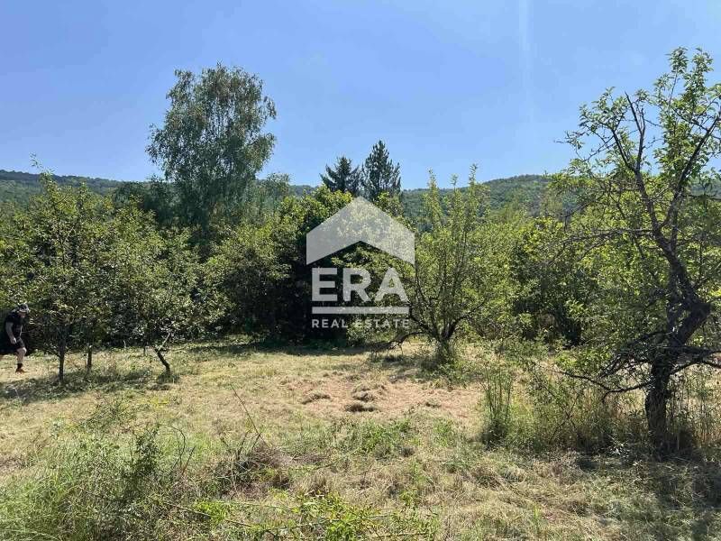 Парцел с Разрешение за строеж на еднофамилна къща в с. Черньово