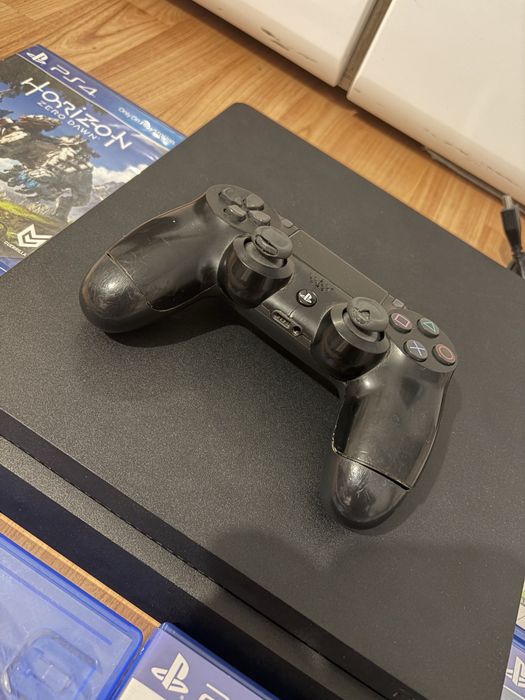 PlayStation PS 4 slim + controller + 9 jocuri