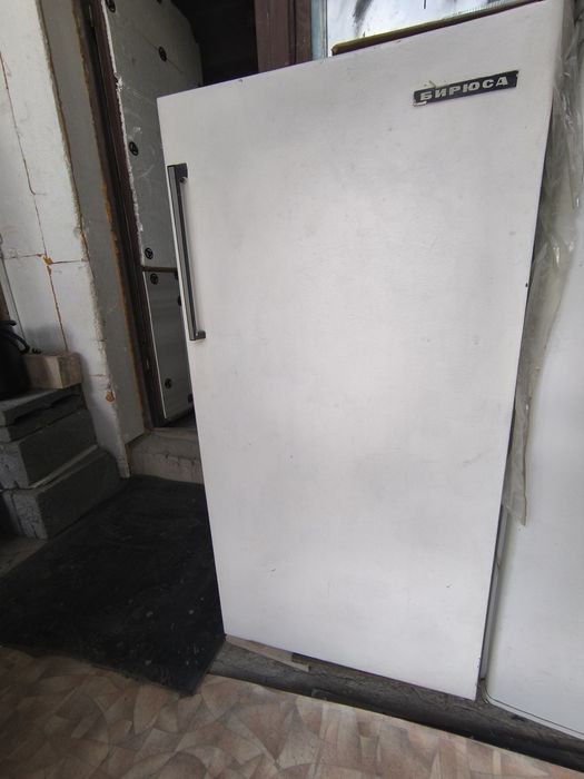 Холодильник Бирюса