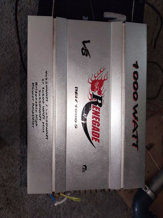 Vând Subwoofer,amplificatoare,stații mpr alpine auto