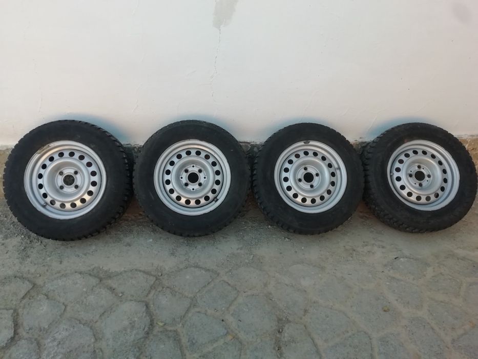 Комплект зимних шин R14