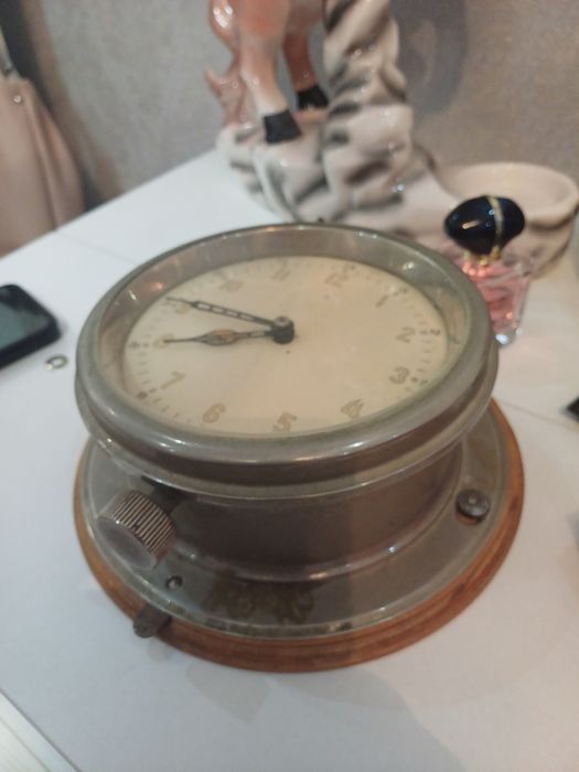 Часы морские старинные продается в рабочем