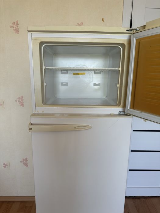 Продаем холодильник