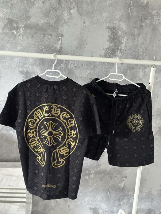 Compleu Chrome Hearts essentials off white