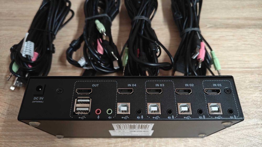 KVM Switch Digitus DS-12880 4-порта, 4K HDMI, като нов