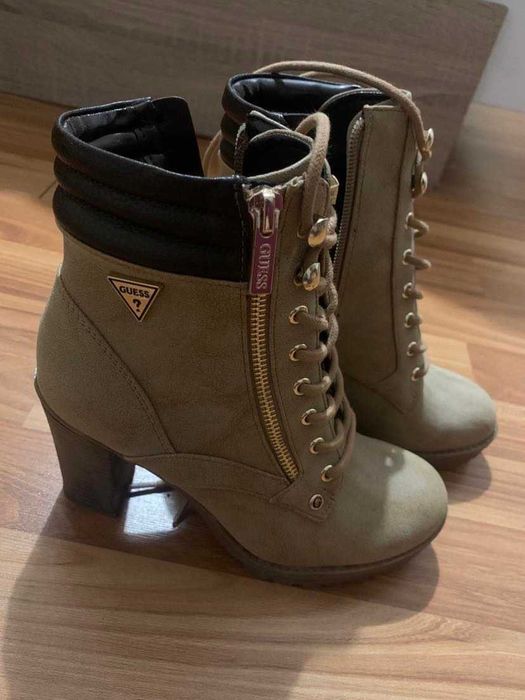 Нови боти Guess -