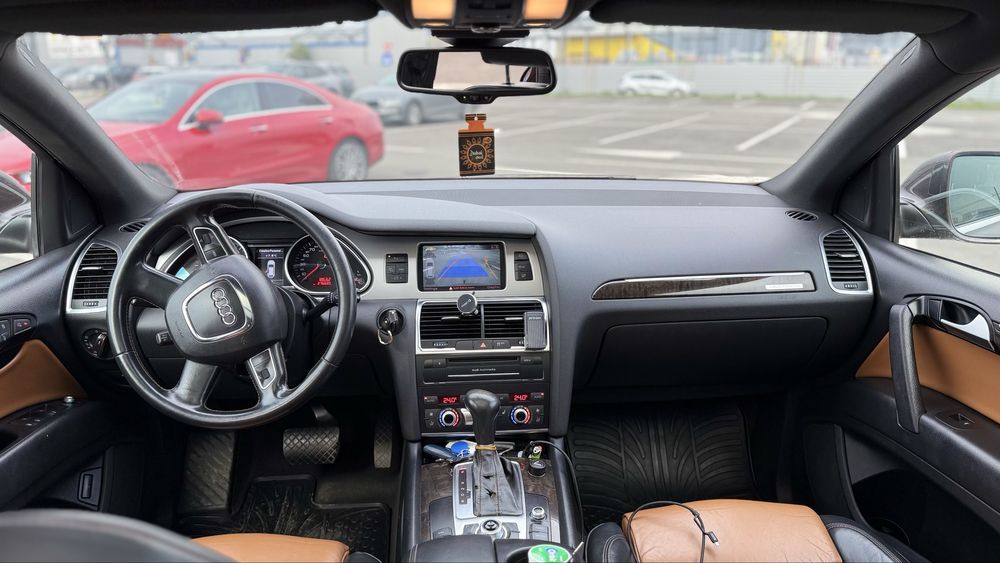 Audi Q7 Exclusive 2011