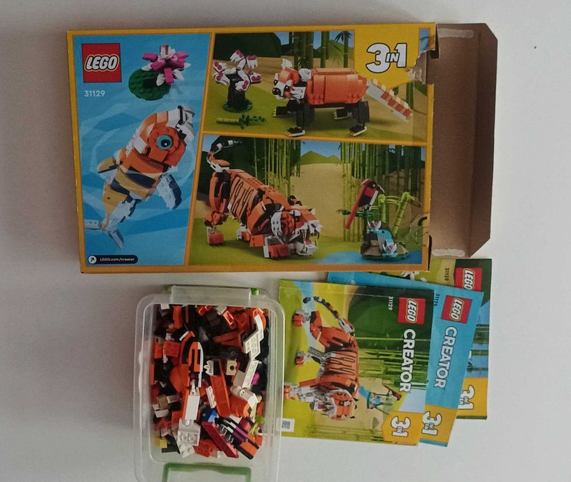 LEGO® Friends Къща лодка на канала и Магазин за палачинки и LEGO® Creator Величествен тигър Лего класик и LEGO® Disney Спалнята в замъка на Рапунцел