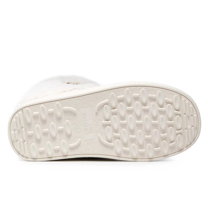 LOVE MOSCHINO № 39 & 40 – Кожени апрески с пух "SNOWY WHITE" нови