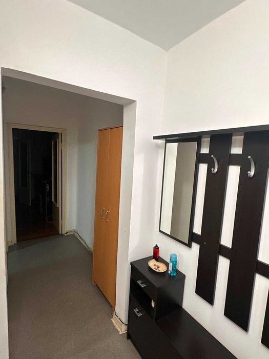 Închiriez apartament