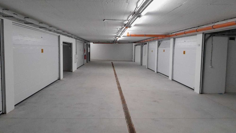 Дава се под наем Гараж / Паркомясто в София, Младост 4 - 34 кв.м за 102 € - Снимка #3