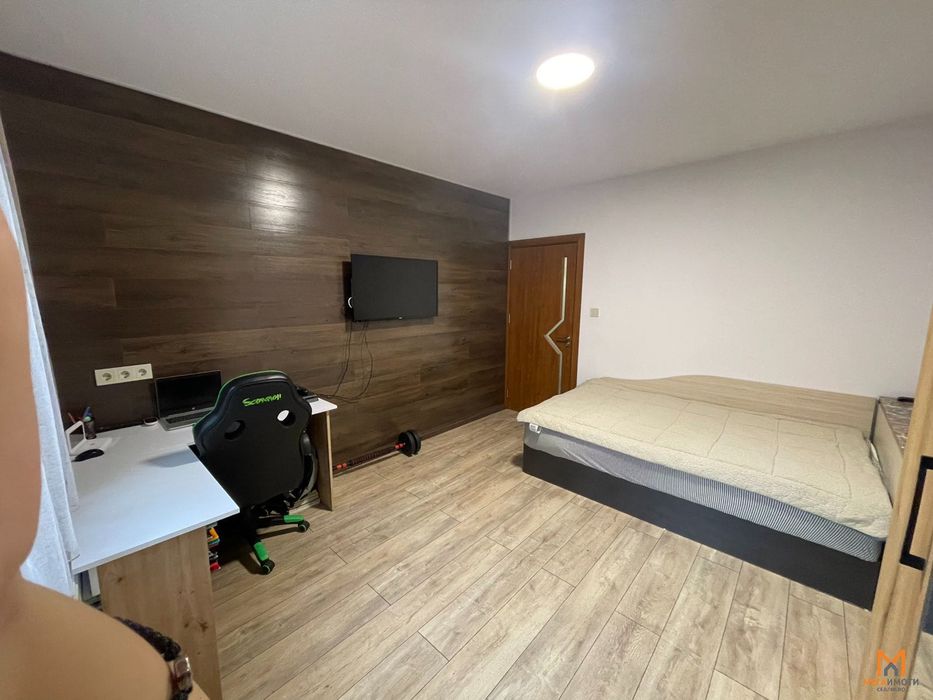 Етaж от къща + БАРБЕКЮ - Център град Севлиево