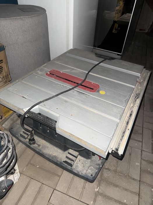 Bosch распиловочный стол