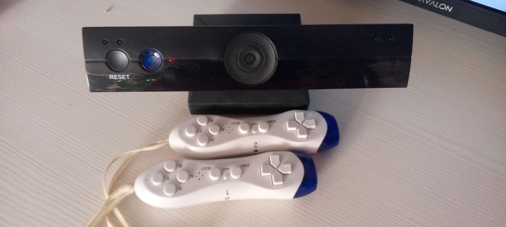 Продам. Игровая консоль с 2 контроллерами и кинектом Game I Sports