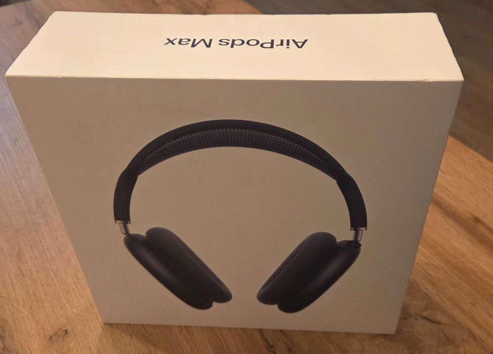 Airpods max midnight black Bluetooth слушалки