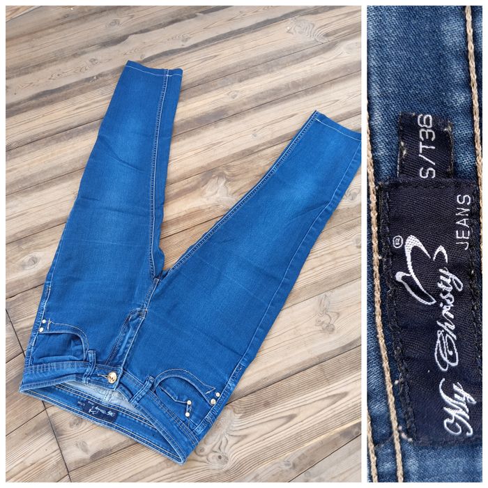 Джинсы женские разные