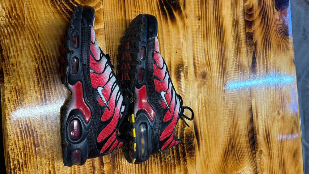 Nike TN Air Max Plus Black Fiery Red